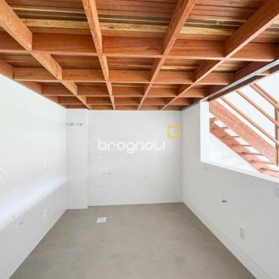Loft com 56m², 1 quarto, 1 garagem, no bairro Monte Verde em Florianópolis
