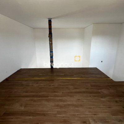 Casa com 165m², 2 quartos (sendo 2 suítes), 2 garagens, no bairro Canasvieiras em Florianópolis
