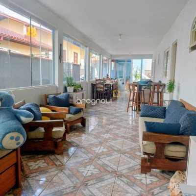 Casa com 218m², 6 quartos (sendo 2 suítes), 2 garagens, no bairro Campeche em Florianópolis