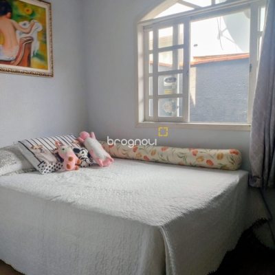 Casa com 218m², 6 quartos (sendo 2 suítes), 2 garagens, no bairro Campeche em Florianópolis