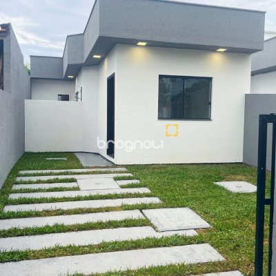 Casa com 68m², 2 quartos (sendo 1 suíte), 1 garagem, no bairro Campeche em Florianópolis