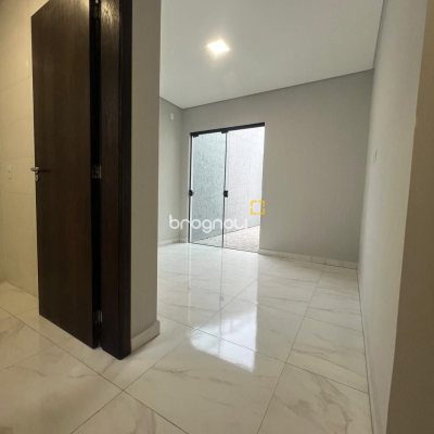 Casa com 68m², 2 quartos (sendo 1 suíte), 1 garagem, no bairro Campeche em Florianópolis
