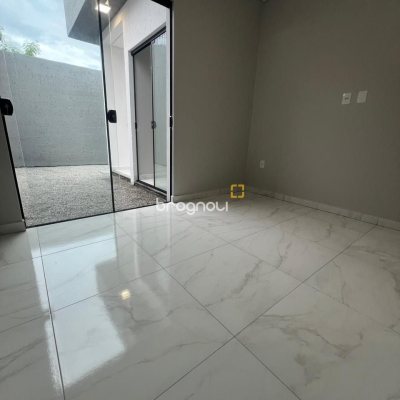 Casa com 68m², 2 quartos (sendo 1 suíte), 1 garagem, no bairro Campeche em Florianópolis