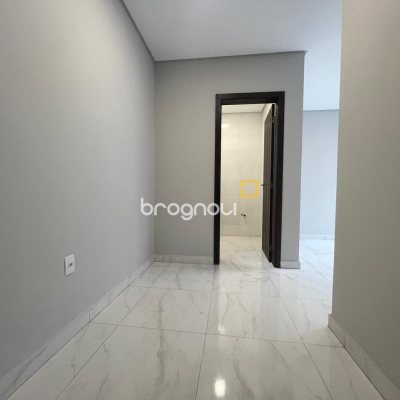 Casa com 68m², 2 quartos (sendo 1 suíte), 1 garagem, no bairro Campeche em Florianópolis