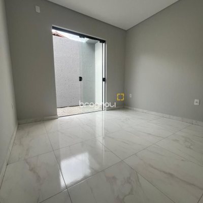 Casa com 68m², 2 quartos (sendo 1 suíte), 1 garagem, no bairro Campeche em Florianópolis