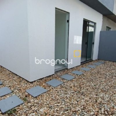 Casa com 68m², 2 quartos (sendo 1 suíte), 1 garagem, no bairro Campeche em Florianópolis