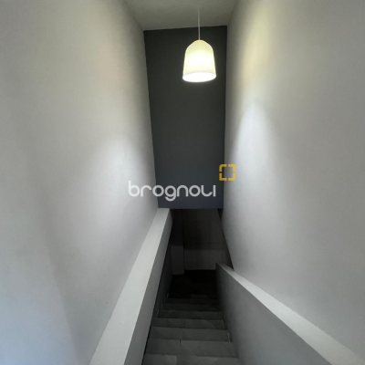 Casa com 220m², 5 garagens, no bairro Abraão em Florianópolis
