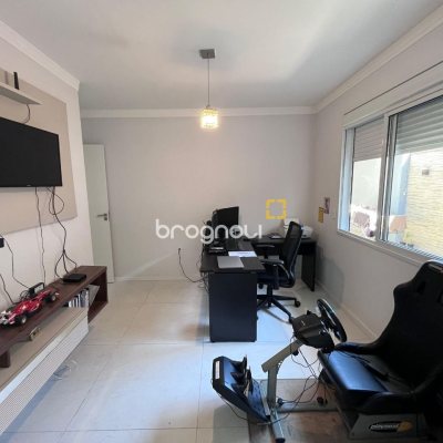 Casa com 220m², 5 garagens, no bairro Abraão em Florianópolis