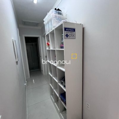 Casa com 220m², 5 garagens, no bairro Abraão em Florianópolis