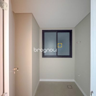 Apartamento com 148m², 3 quartos (sendo 3 suítes), 2 garagens, no bairro Jurerê em Florianópolis