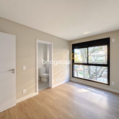Apartamento com 148m², 3 quartos (sendo 3 suítes), 2 garagens, no bairro Jurerê em Florianópolis