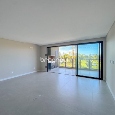 Apartamento com 148m², 3 quartos (sendo 3 suítes), 2 garagens, no bairro Jurerê em Florianópolis