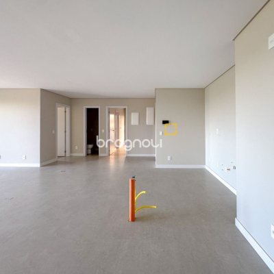 Apartamento com 148m², 3 quartos (sendo 3 suítes), 2 garagens, no bairro Jurerê em Florianópolis