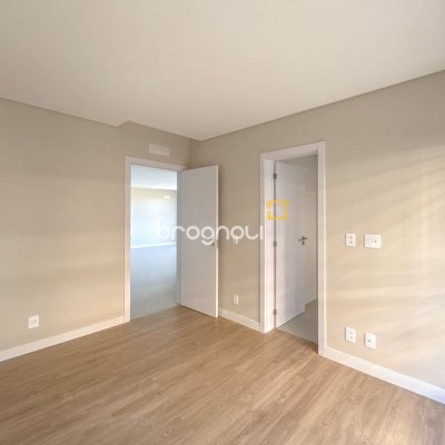 Apartamento com 148m², 3 quartos (sendo 3 suítes), 2 garagens, no bairro Jurerê em Florianópolis