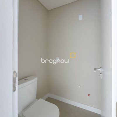Apartamento com 148m², 3 quartos (sendo 3 suítes), 2 garagens, no bairro Jurerê em Florianópolis