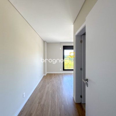 Apartamento com 148m², 3 quartos (sendo 3 suítes), 2 garagens, no bairro Jurerê em Florianópolis