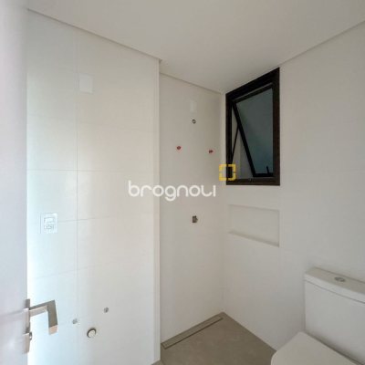 Apartamento com 148m², 3 quartos (sendo 3 suítes), 2 garagens, no bairro Jurerê em Florianópolis