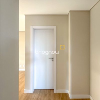 Apartamento com 148m², 3 quartos (sendo 3 suítes), 2 garagens, no bairro Jurerê em Florianópolis