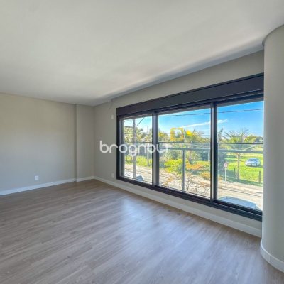 Apartamento com 148m², 3 quartos (sendo 3 suítes), 2 garagens, no bairro Jurerê em Florianópolis