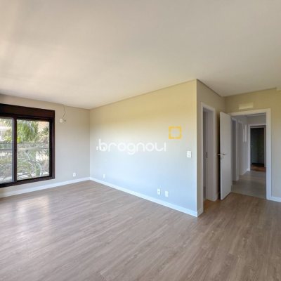 Apartamento com 148m², 3 quartos (sendo 3 suítes), 2 garagens, no bairro Jurerê em Florianópolis