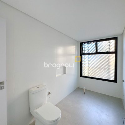 Apartamento com 148m², 3 quartos (sendo 3 suítes), 2 garagens, no bairro Jurerê em Florianópolis
