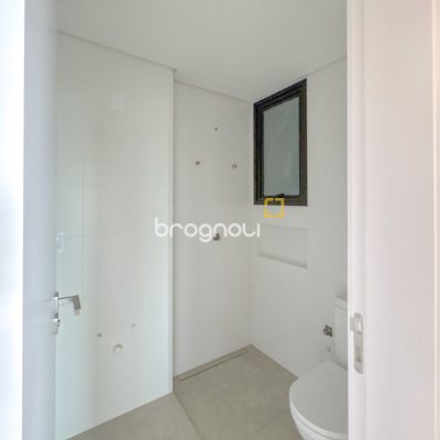Apartamento com 148m², 3 quartos (sendo 3 suítes), 2 garagens, no bairro Jurerê em Florianópolis