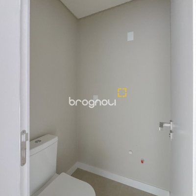 Apartamento com 148m², 3 quartos (sendo 3 suítes), 2 garagens, no bairro Jurerê em Florianópolis