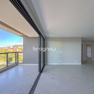 Apartamento com 148m², 3 quartos (sendo 3 suítes), 2 garagens, no bairro Jurerê em Florianópolis