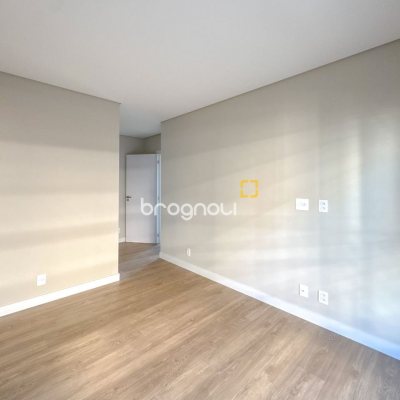 Apartamento com 148m², 3 quartos (sendo 3 suítes), 2 garagens, no bairro Jurerê em Florianópolis
