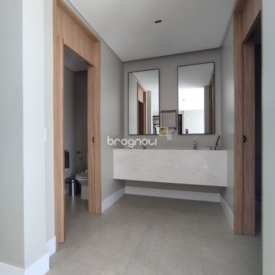 Apartamento com 148m², 3 quartos (sendo 3 suítes), 2 garagens, no bairro Jurerê em Florianópolis