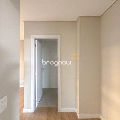 Apartamento com 148m², 3 quartos (sendo 3 suítes), 2 garagens, no bairro Jurerê em Florianópolis