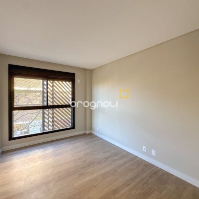 Apartamento com 148m², 3 quartos (sendo 3 suítes), 2 garagens, no bairro Jurerê em Florianópolis
