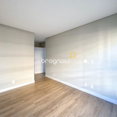 Apartamento com 148m², 3 quartos (sendo 3 suítes), 2 garagens, no bairro Jurerê em Florianópolis