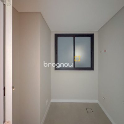 Apartamento com 148m², 3 quartos (sendo 3 suítes), 2 garagens, no bairro Jurerê em Florianópolis