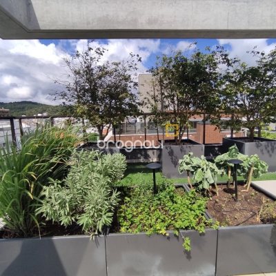 Apartamento com 148m², 3 quartos (sendo 3 suítes), 2 garagens, no bairro Jurerê em Florianópolis