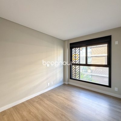 Apartamento com 148m², 3 quartos (sendo 3 suítes), 2 garagens, no bairro Jurerê em Florianópolis