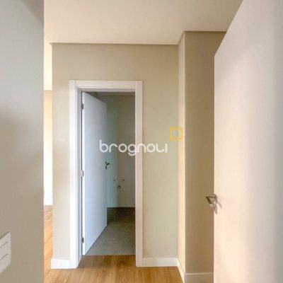 Apartamento com 148m², 3 quartos (sendo 3 suítes), 2 garagens, no bairro Jurerê em Florianópolis