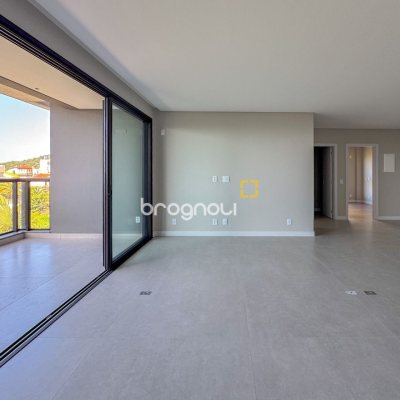 Apartamento com 148m², 3 quartos (sendo 3 suítes), 2 garagens, no bairro Jurerê em Florianópolis