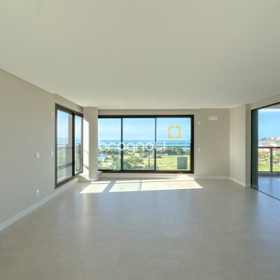 Apartamento com 236m², 3 quartos (sendo 3 suítes), 2 garagens, no bairro Jurerê em Florianópolis