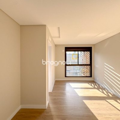 Apartamento com 236m², 3 quartos (sendo 3 suítes), 2 garagens, no bairro Jurerê em Florianópolis