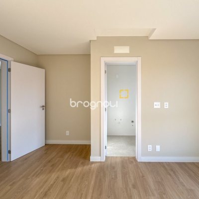 Apartamento com 236m², 3 quartos (sendo 3 suítes), 2 garagens, no bairro Jurerê em Florianópolis
