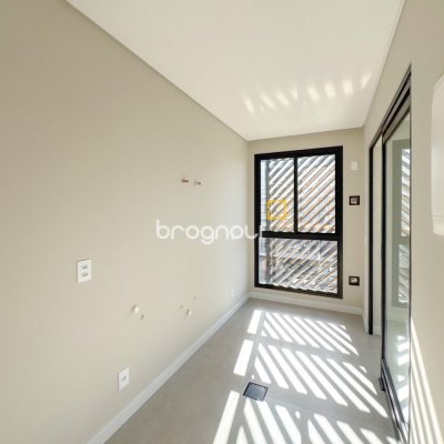 Apartamento com 236m², 3 quartos (sendo 3 suítes), 2 garagens, no bairro Jurerê em Florianópolis
