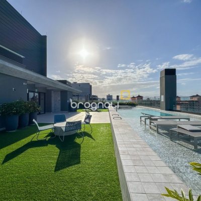 Apartamento com 236m², 3 quartos (sendo 3 suítes), 2 garagens, no bairro Jurerê em Florianópolis