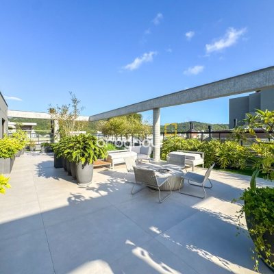 Apartamento com 236m², 3 quartos (sendo 3 suítes), 2 garagens, no bairro Jurerê em Florianópolis