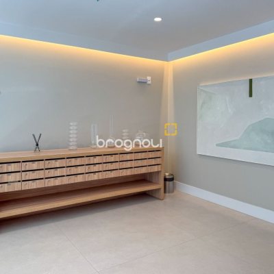 Apartamento com 236m², 3 quartos (sendo 3 suítes), 2 garagens, no bairro Jurerê em Florianópolis