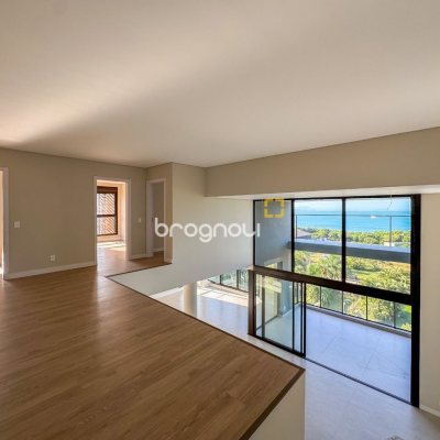 Apartamento com 236m², 3 quartos (sendo 3 suítes), 2 garagens, no bairro Jurerê em Florianópolis