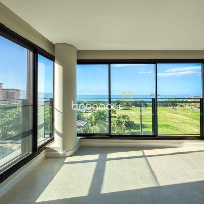 Apartamento com 236m², 3 quartos (sendo 3 suítes), 2 garagens, no bairro Jurerê em Florianópolis