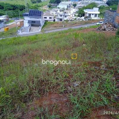 Terreno com 360m², no bairro Forquilhas em São José