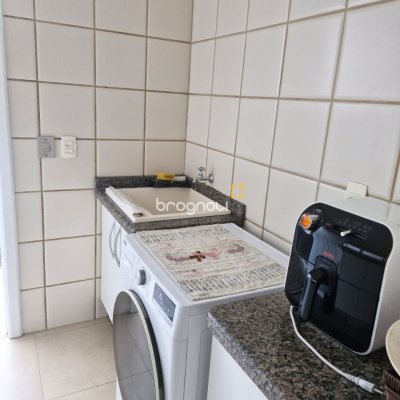 Casa com 240m², 5 quartos (sendo 1 suíte), 2 garagens, no bairro Santa Mônica em Florianópolis