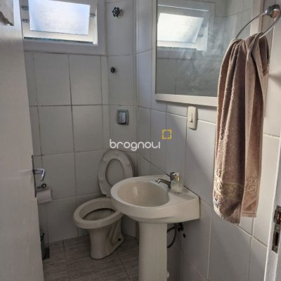 Casa com 240m², 5 quartos (sendo 1 suíte), 2 garagens, no bairro Santa Mônica em Florianópolis
